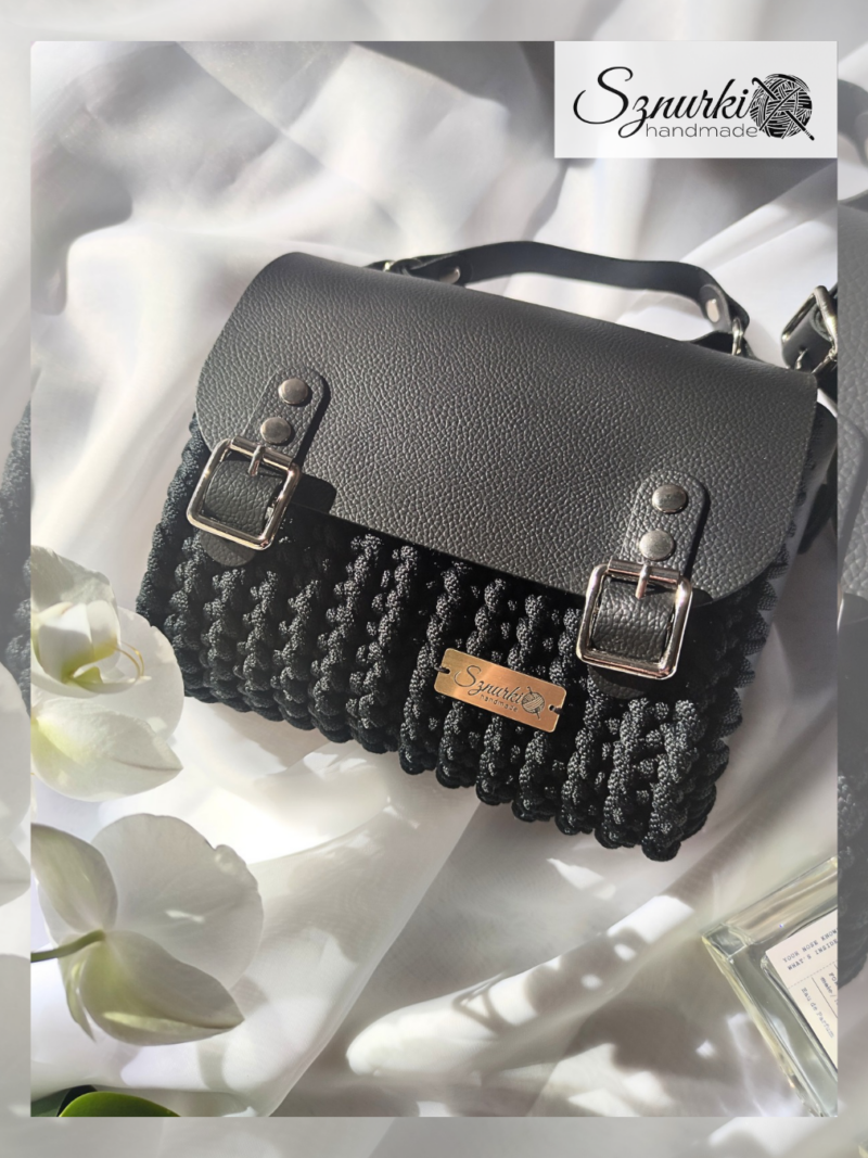 Listonoszka z rączką Czarna